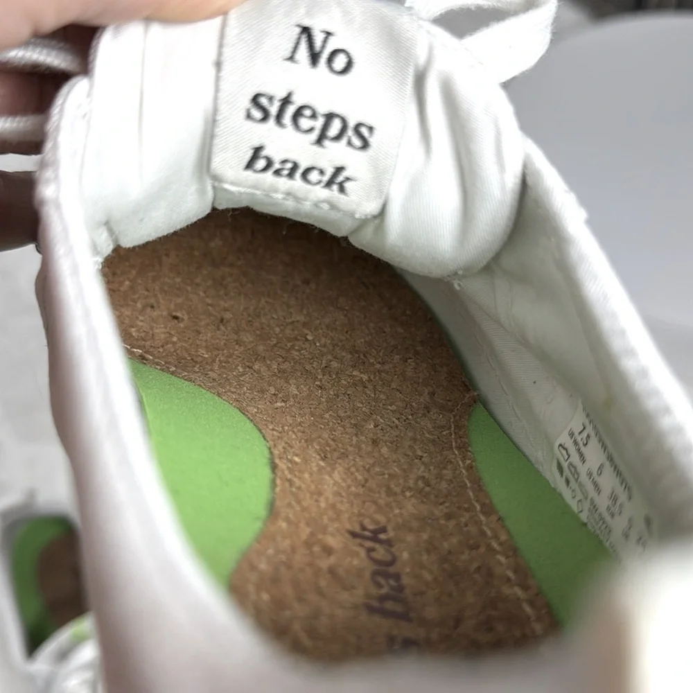 Cariuma x Crooked Sneakers Women 7.5 White Canvas No Steps Back Low Top